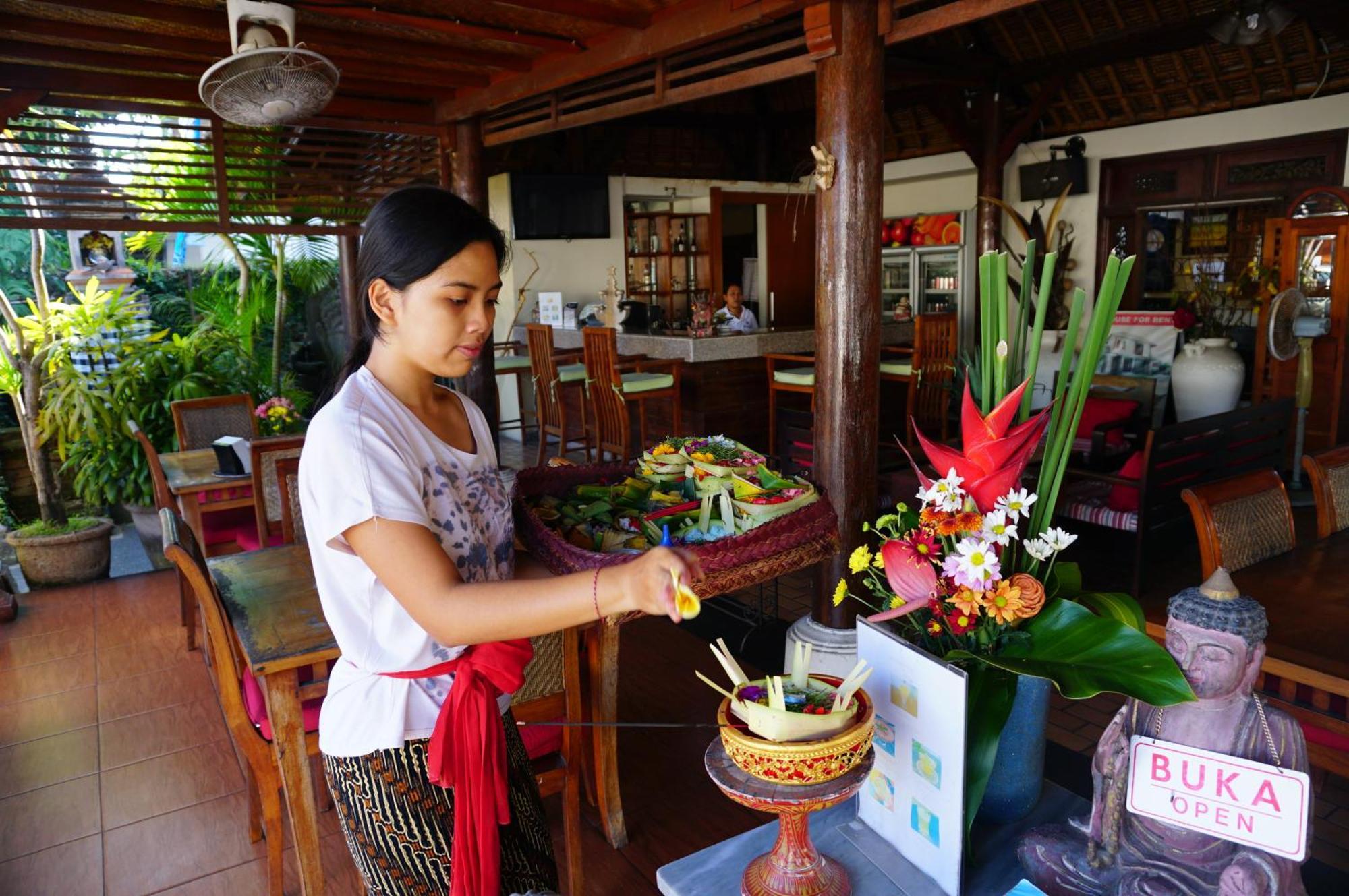 Yulia 2 Homestay Sanur Exterior foto